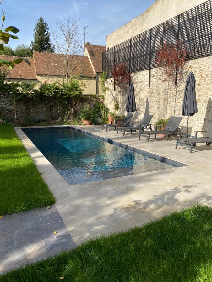 La Thebauderie Hotel Montfort-l'Amaury Exterior photo